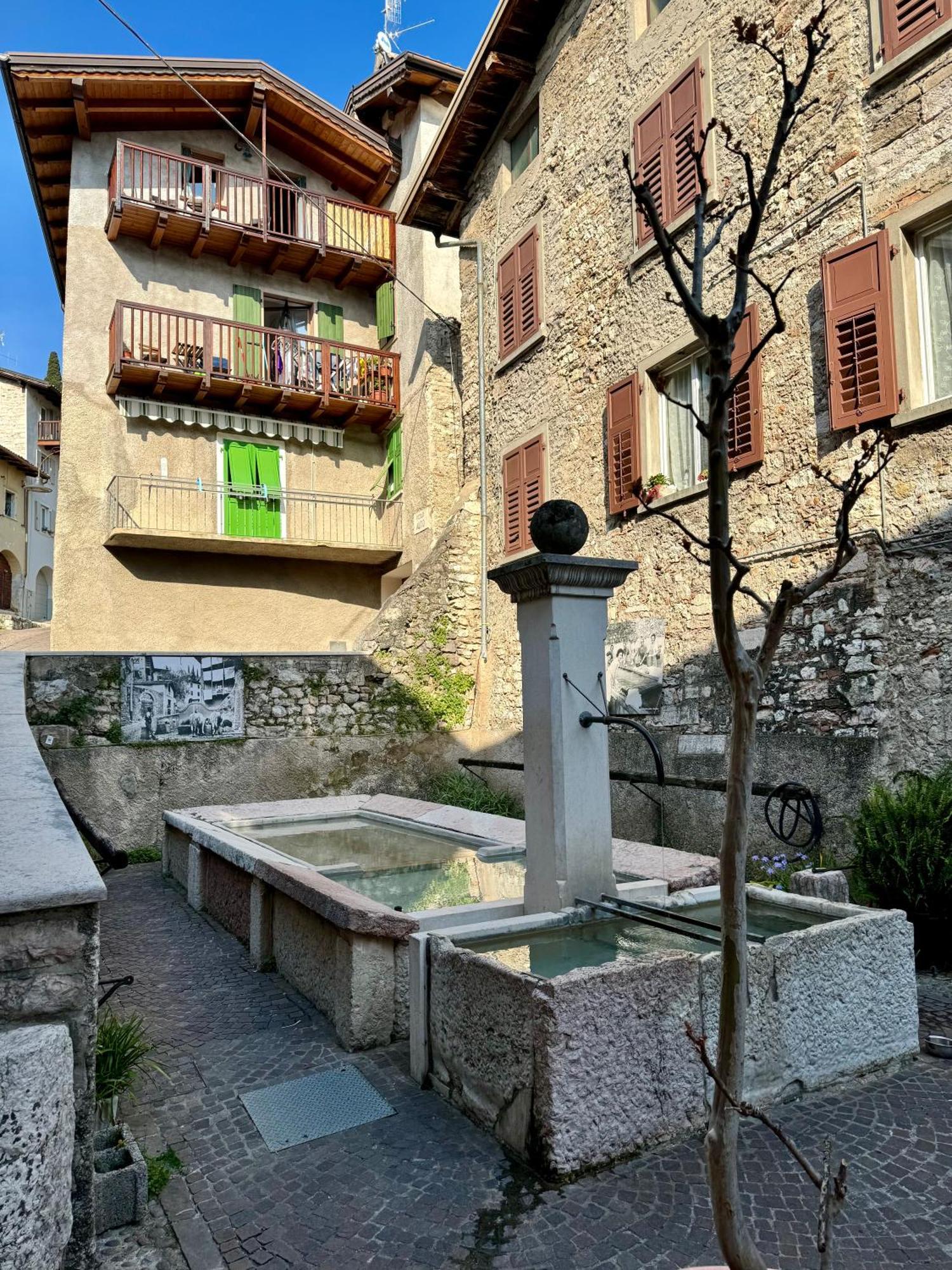 Appartement Cozy Old Town à Arco Extérieur photo